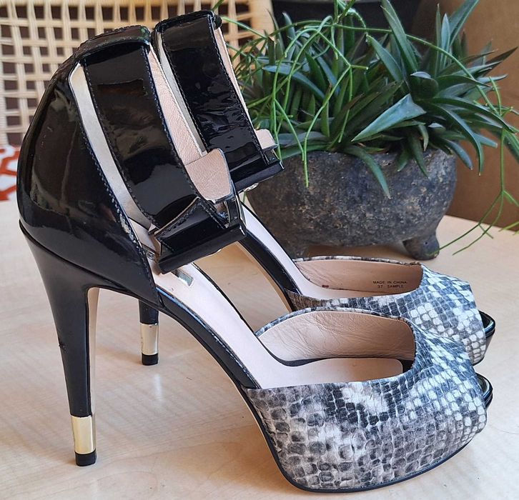 Sandale GUESS Elegante, 37, Tocuri 10cm, Platformă Comfort