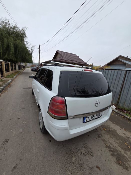 Vând Opel Zafira 1.9TDCI