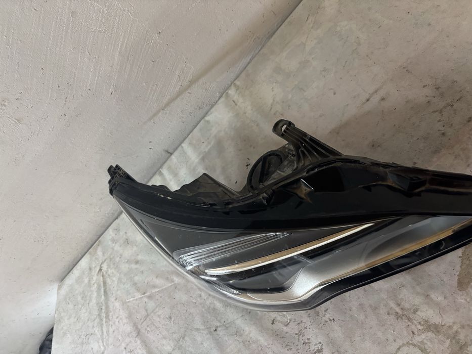 Far dreapta opel astra k