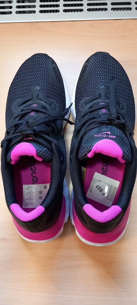 Маратонки NIKE RENEW 41/42