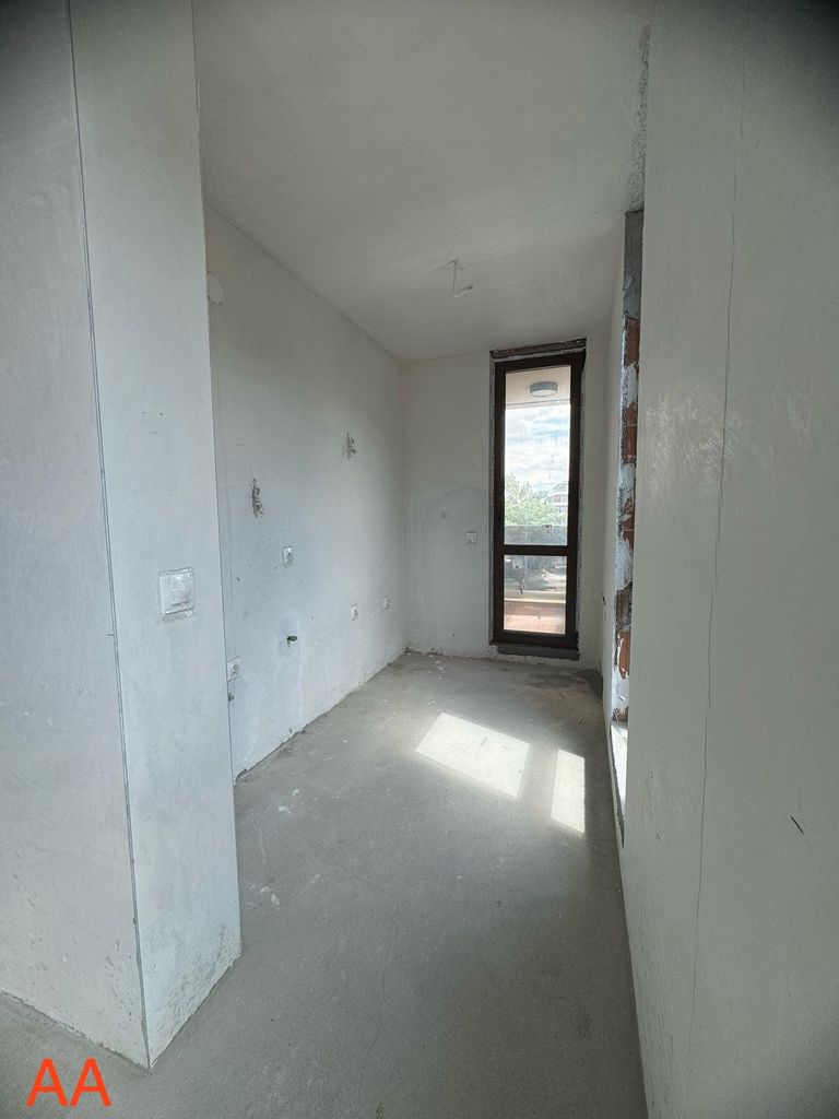 Дава се под наем Тристаен апартамент в София, Борово - 100 кв.м за 330000 € - Снимка #3
