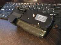Battery Grip pentru NIKON D7000