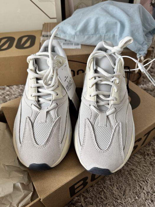 Yeezy Boost 700 Analog Barbati