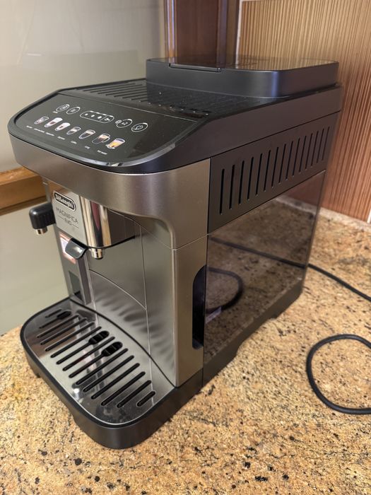 Espressor automat DeLonghi Magnifica Evo