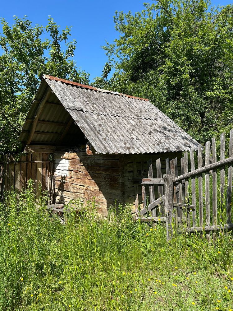 Casa de vanzare cu anexe