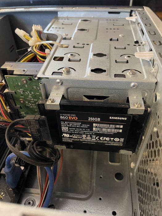 Процессор intel core i5, monitori bilan sotiladi, monitor 24”