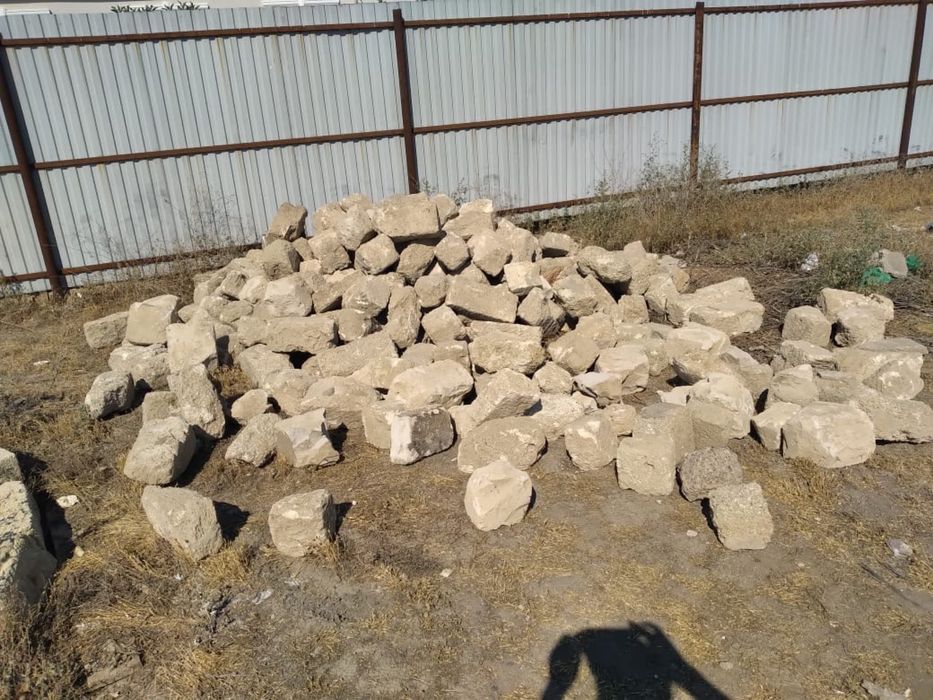 Ақ тастар тегін алып кетуге болады