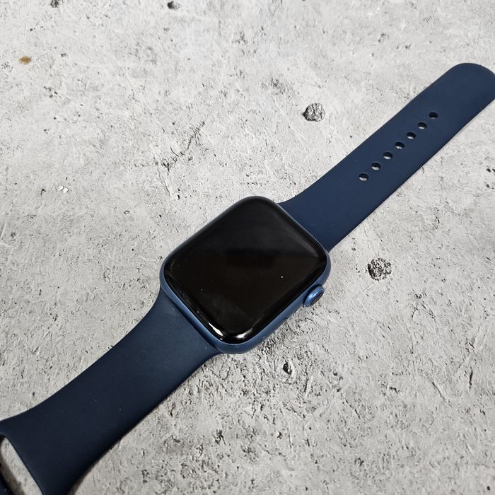 Apple Watch Series 7 45mm(Риддер)Независимости34(лот752709)