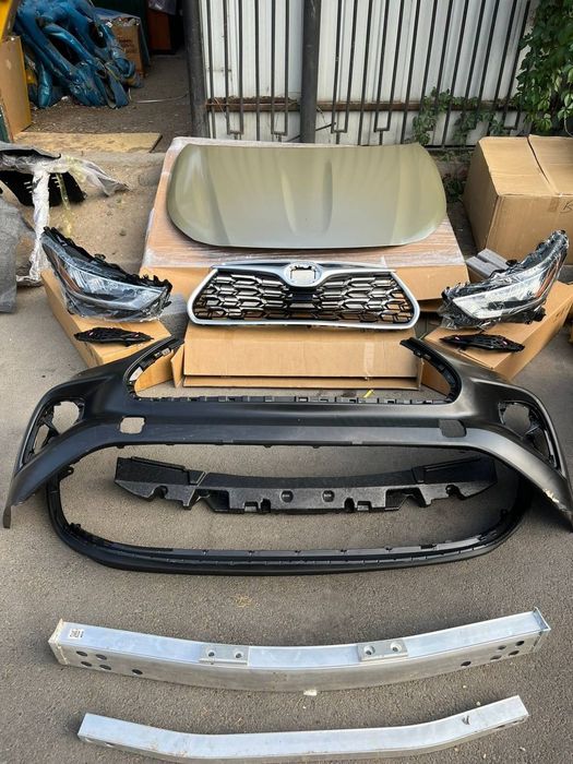 Toyota Highlander 2025 морда / бампер / фара