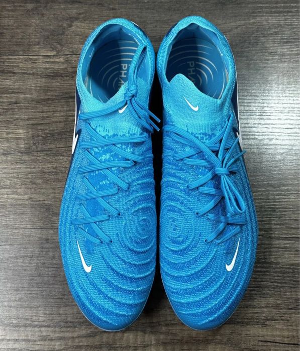 Футболни бутонки Nike Phantom