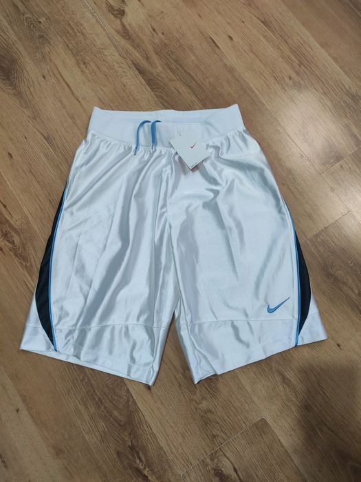 Pantaloni scurți Nike mărimea 13-15 ani sau S