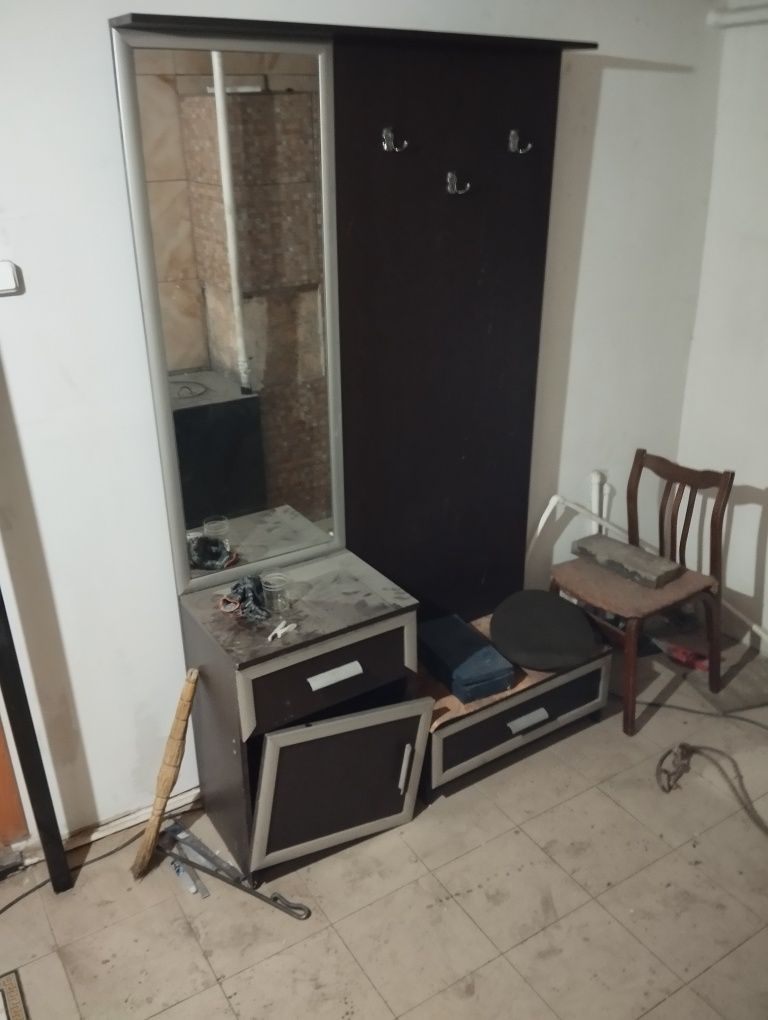 Продам прихожую ,б/у