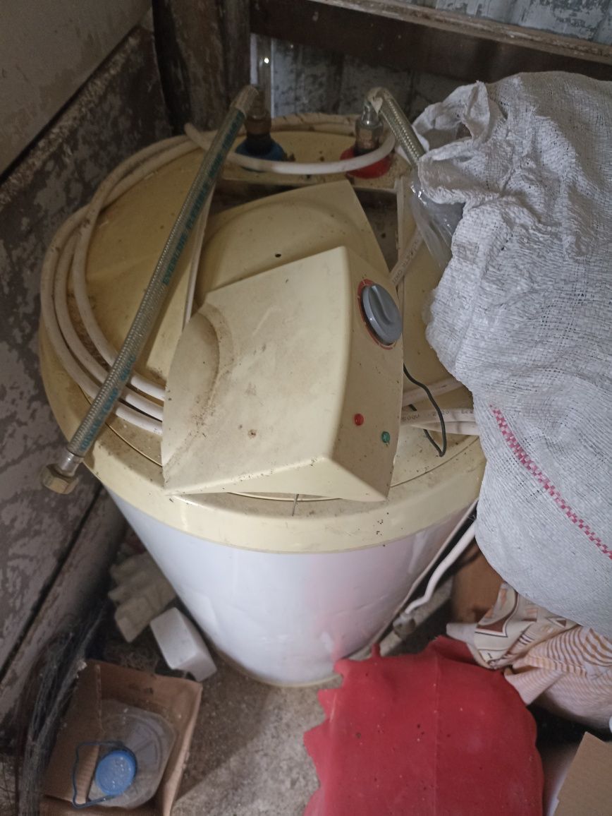 Vând boiler electric 100l perfect funcțional