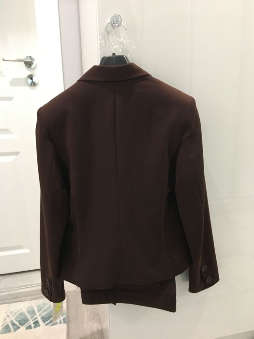 Нов Дамски костюм тъмно кафяв