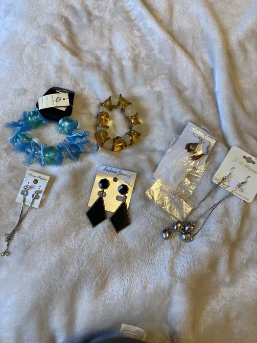 Гривни и колиета