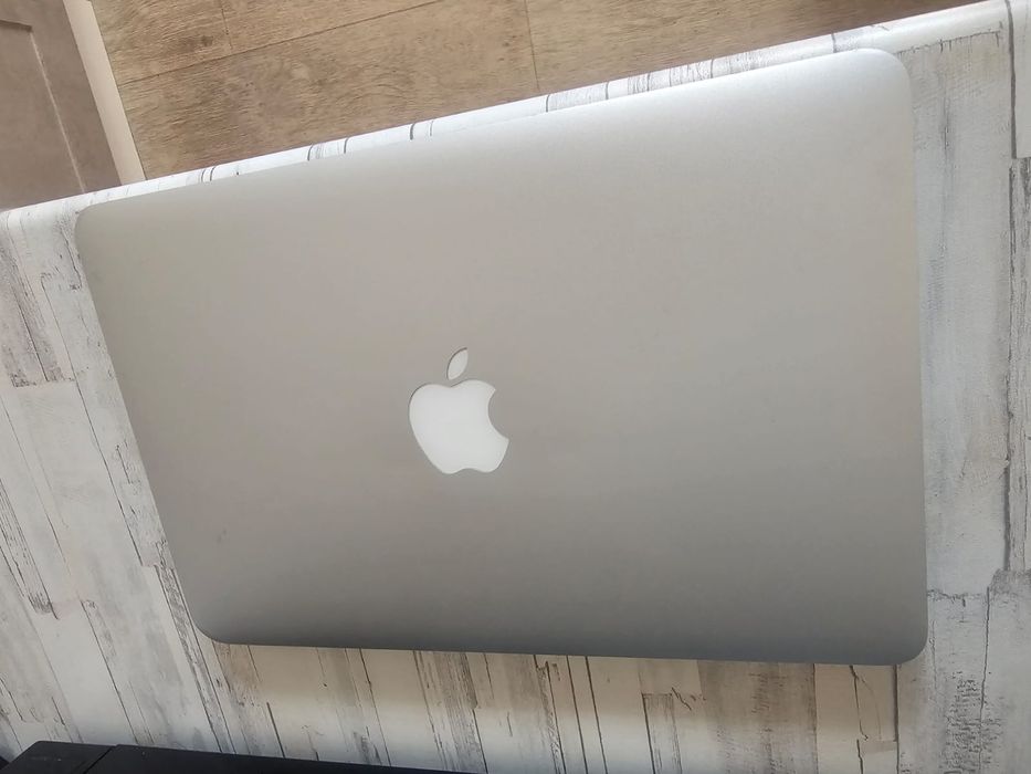 Продам мак бук Mac book air сумка в комплекте