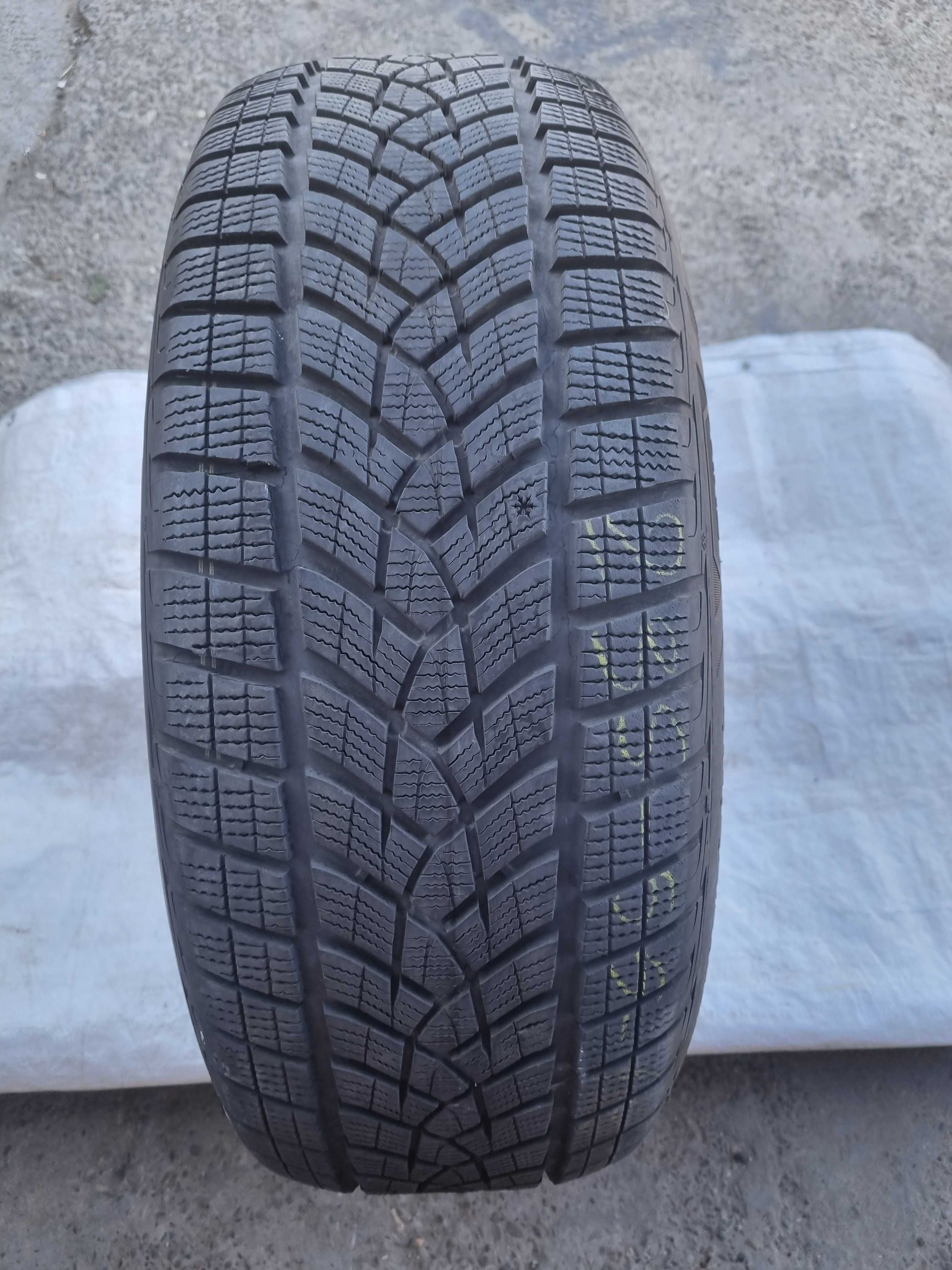 Anvelopa 235 55 19 GoodYear Ultra Grip Performance Iarna Dot 2020