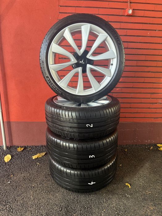 Vând Jante Tesla Model 3 Sport R19 235/40 R19 Michelin Pilot Sport