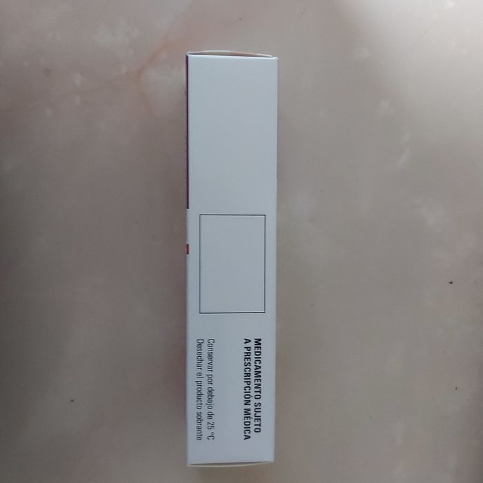 Vând 1 cutie unguent Bactroban nazal și 1 cutie unguent Bactroban 15 g