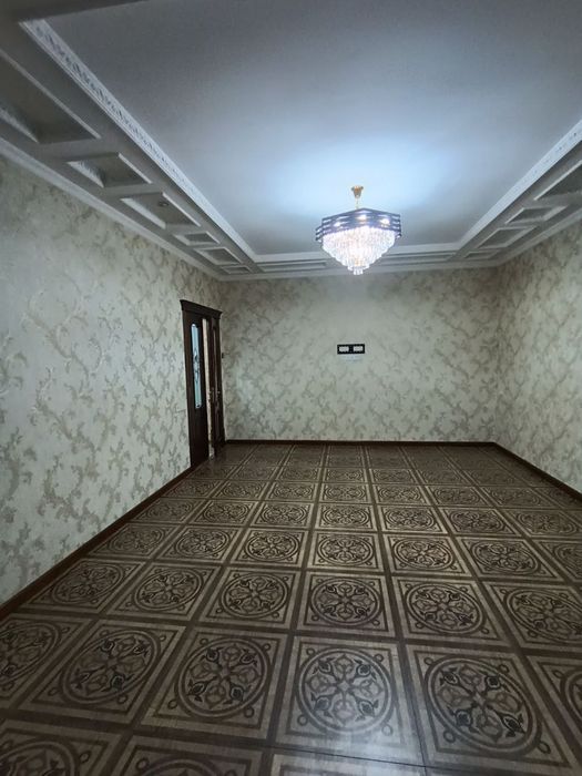 Паркентский. 3/1/9 трёх комнатная первый этаж