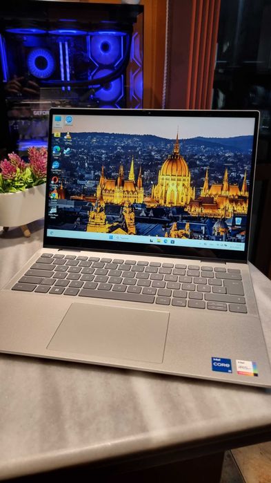 Лаптоп DELL Inspiron 2 в 1 7430 , i5 1335U + сензорен екран