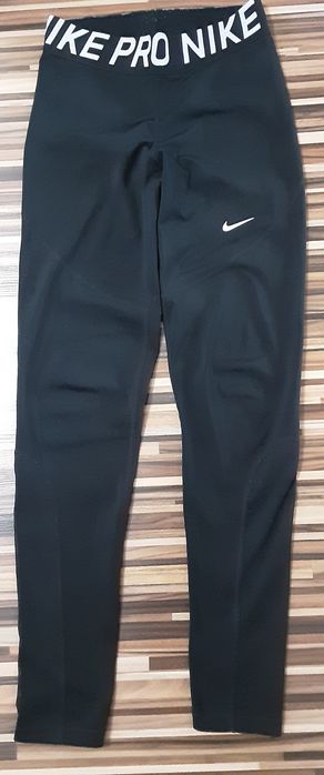 (S) NIKE PRO оригинални клинове(35лв) и екип NIKE (90лв)