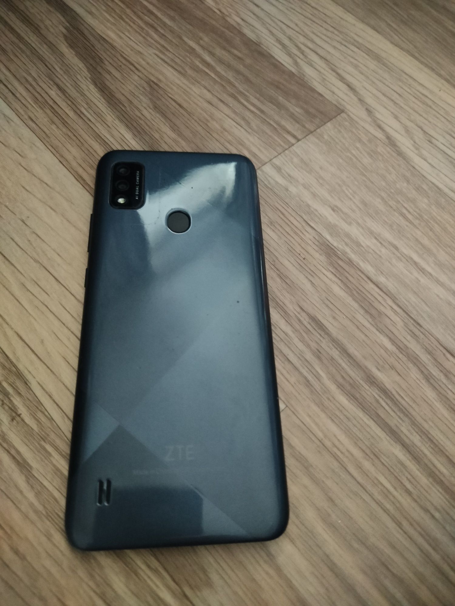 Продам телефон ZTE