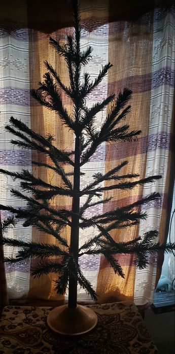 Продам ёлку б/у в хорошем состоянии