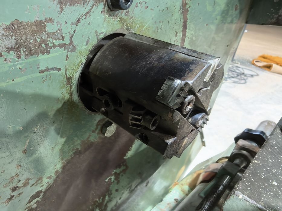 В наличност чепорез с една маса.