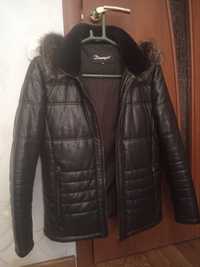 Дубленка-куртка, черного цвета, в отличном состоянии, цена-22200 тг.