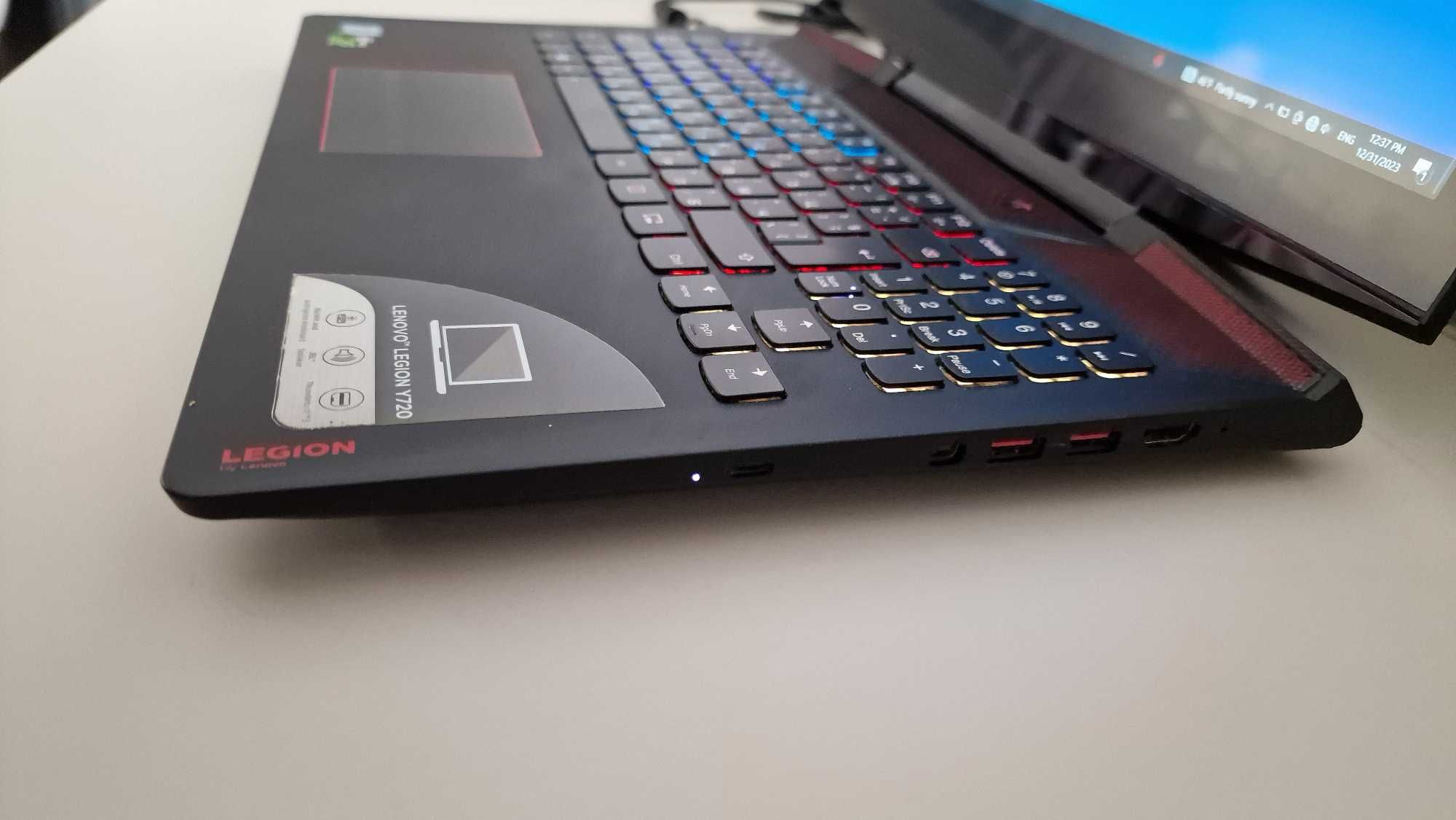 Laptop Lenovo Legion Y720