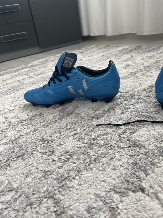 Бутонки adidas !