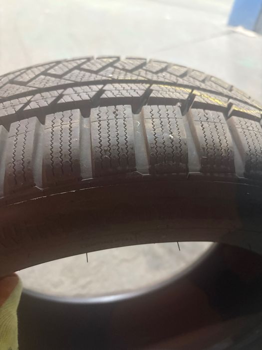 Anvelope Continental Iarnă 215 50 17