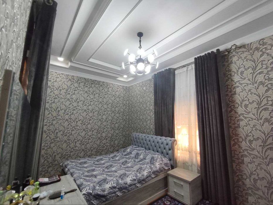 катта уй Янгийул Ниёзбошда 8 сотих 7 та хона