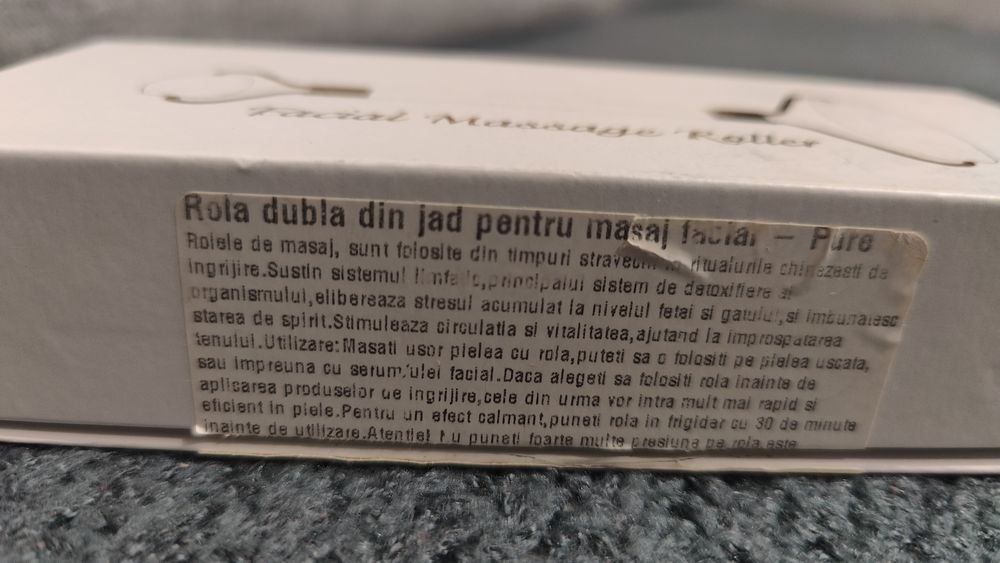 Rola dubla din jad pentru masaj facial