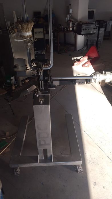 Vând clipsator salam mezeluri