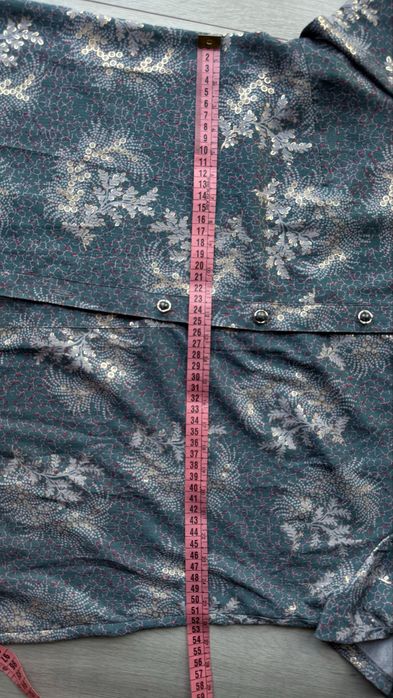 Новая блузка в M/L размере.