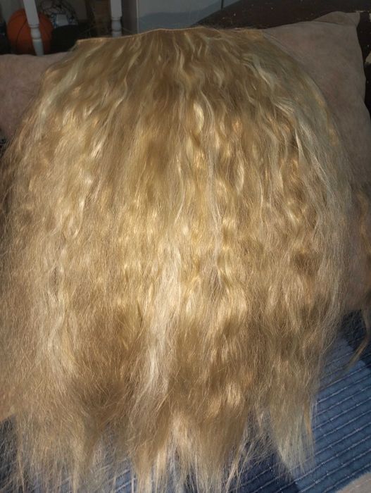 Шиньон на светлые длинные волосы