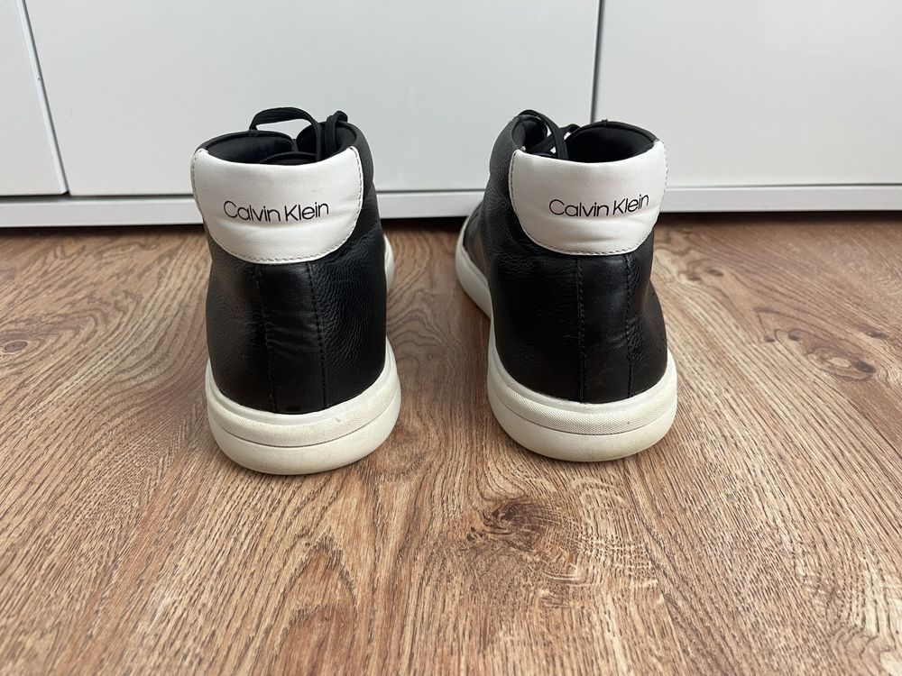 Calvin Klein обувки