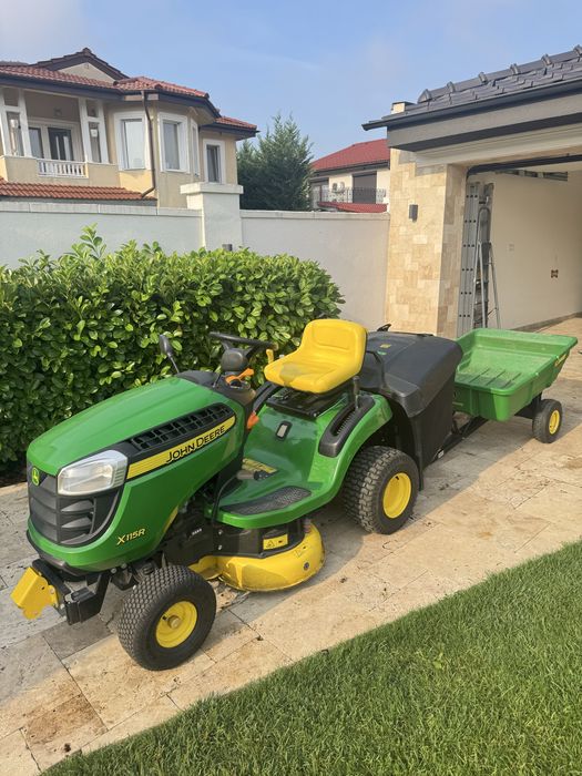 John Deere Tractoras gazon