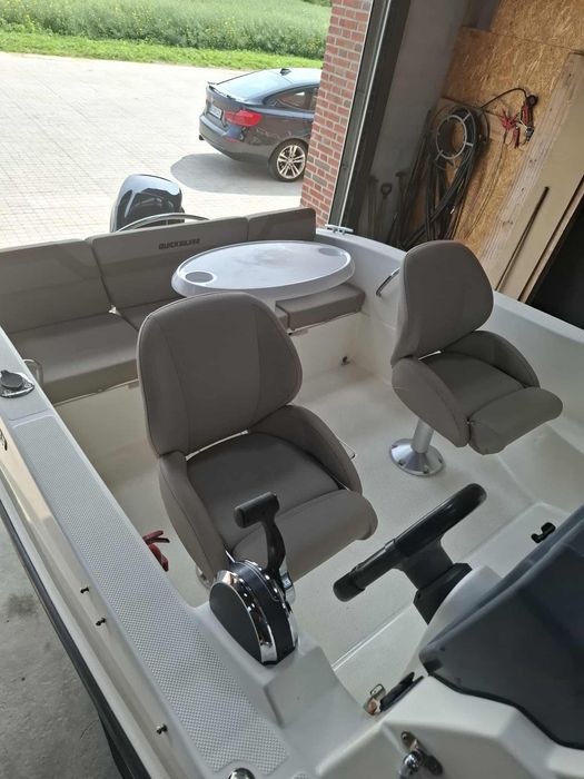 Vând urgent Barca cabinata quicksilver 455 cabin