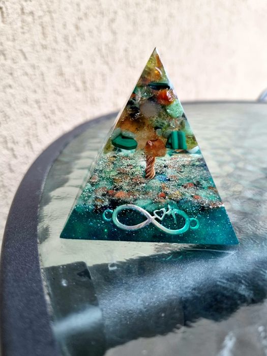 Piramida orgonica - atrage prosperitatea