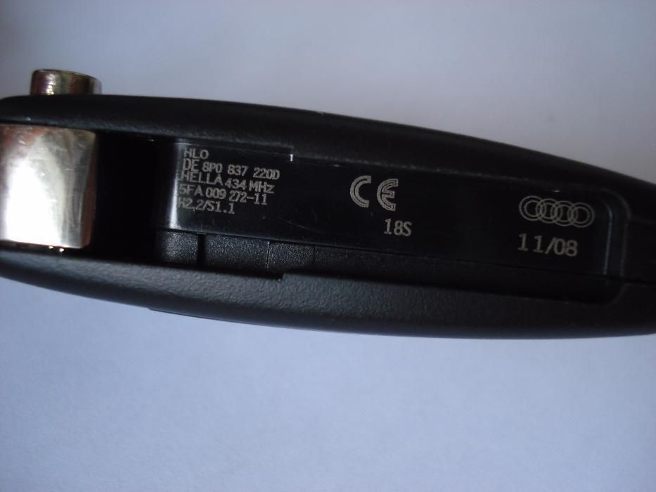 Ключ за audi a3 8p (2004-2012) 8P0 837 220D на 434mhz 5FA Hella!