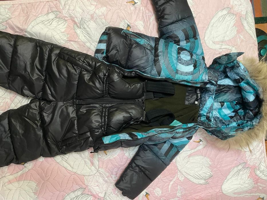 Продам зимнею детскую куртку со штанами