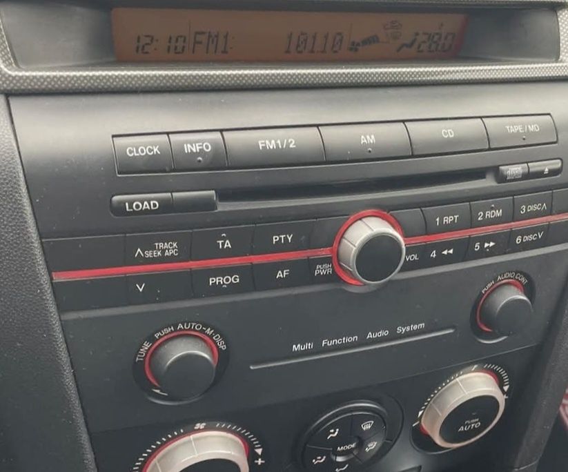 Радио  панел Мазда 3 2004  г