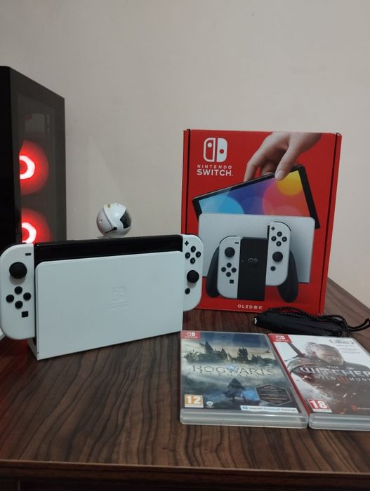 Продам Nintendo Switch OLED — белая • прошитая