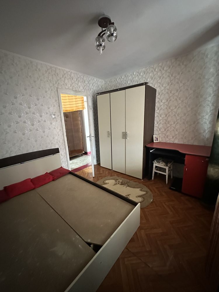 Apartament 4 camere, etaj 4, Motru