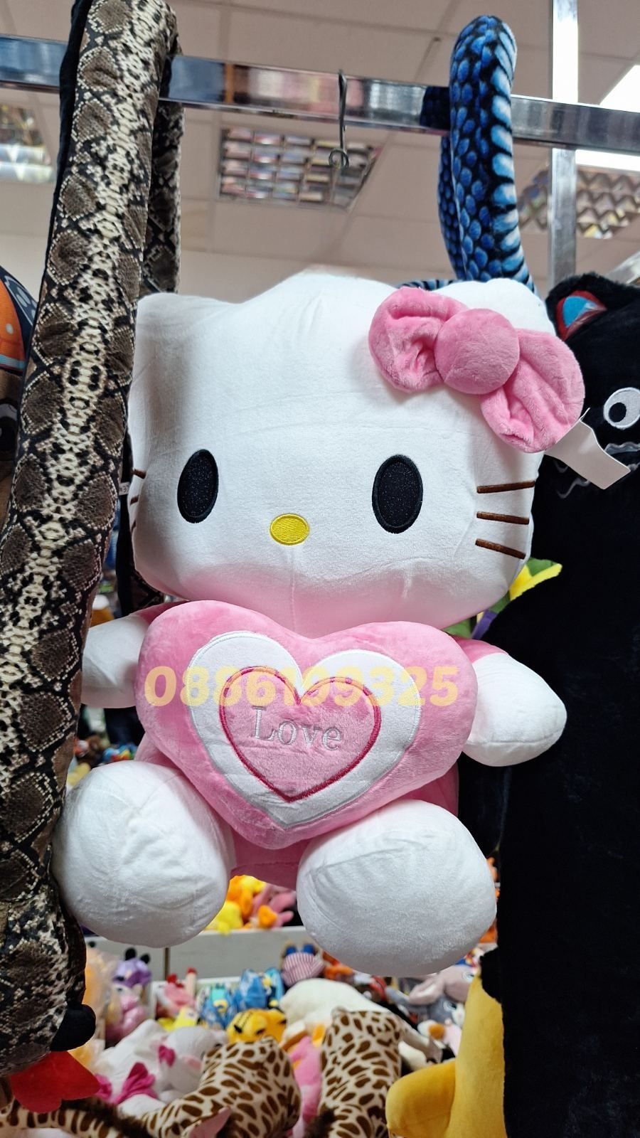 Голяма плюшена играчка Hello Kitty Love Сърце, 25/45/65см