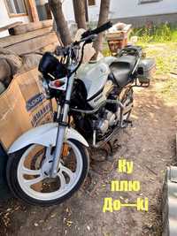 Yamaha YBR - 250 или 125. Цвет белый