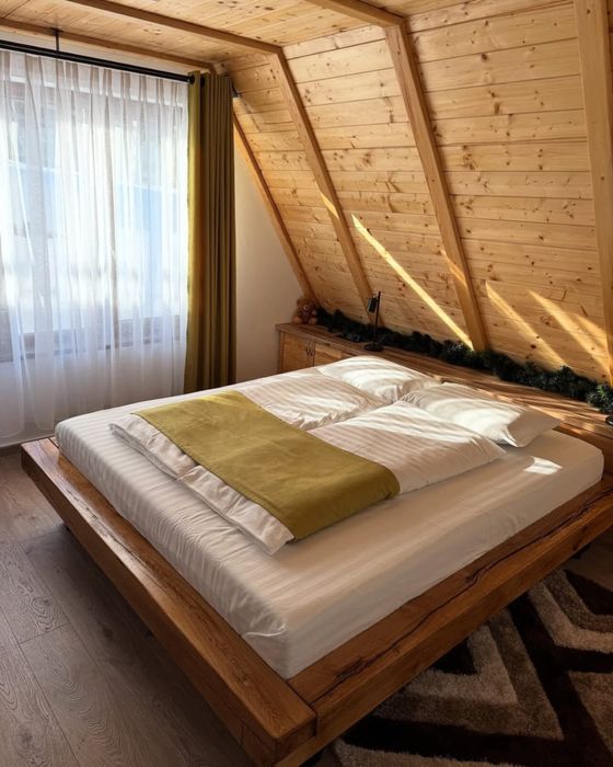 Cazare Cabana A-Frame , Foisor Incalzit , Cinema , Ciubar , Sauna .
